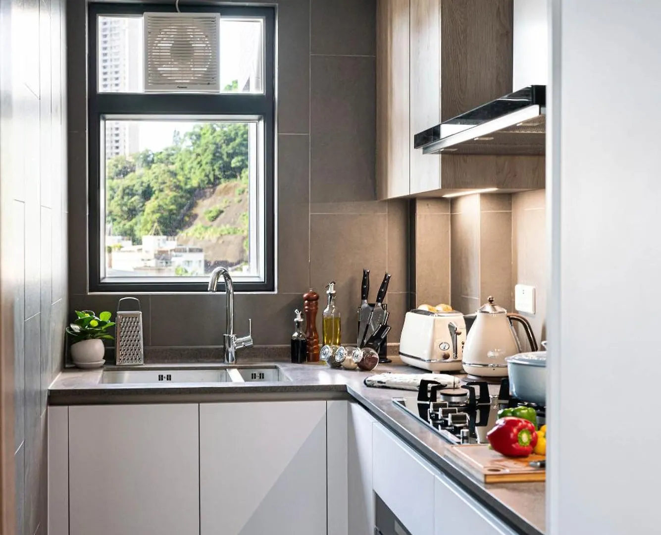 Eaton Residences, Blue Pool Road Hong Kong Apartment